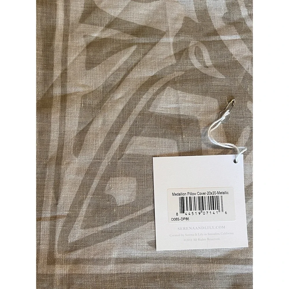 NEW Serena‎ & Lily Medallion Pillow Cover 20